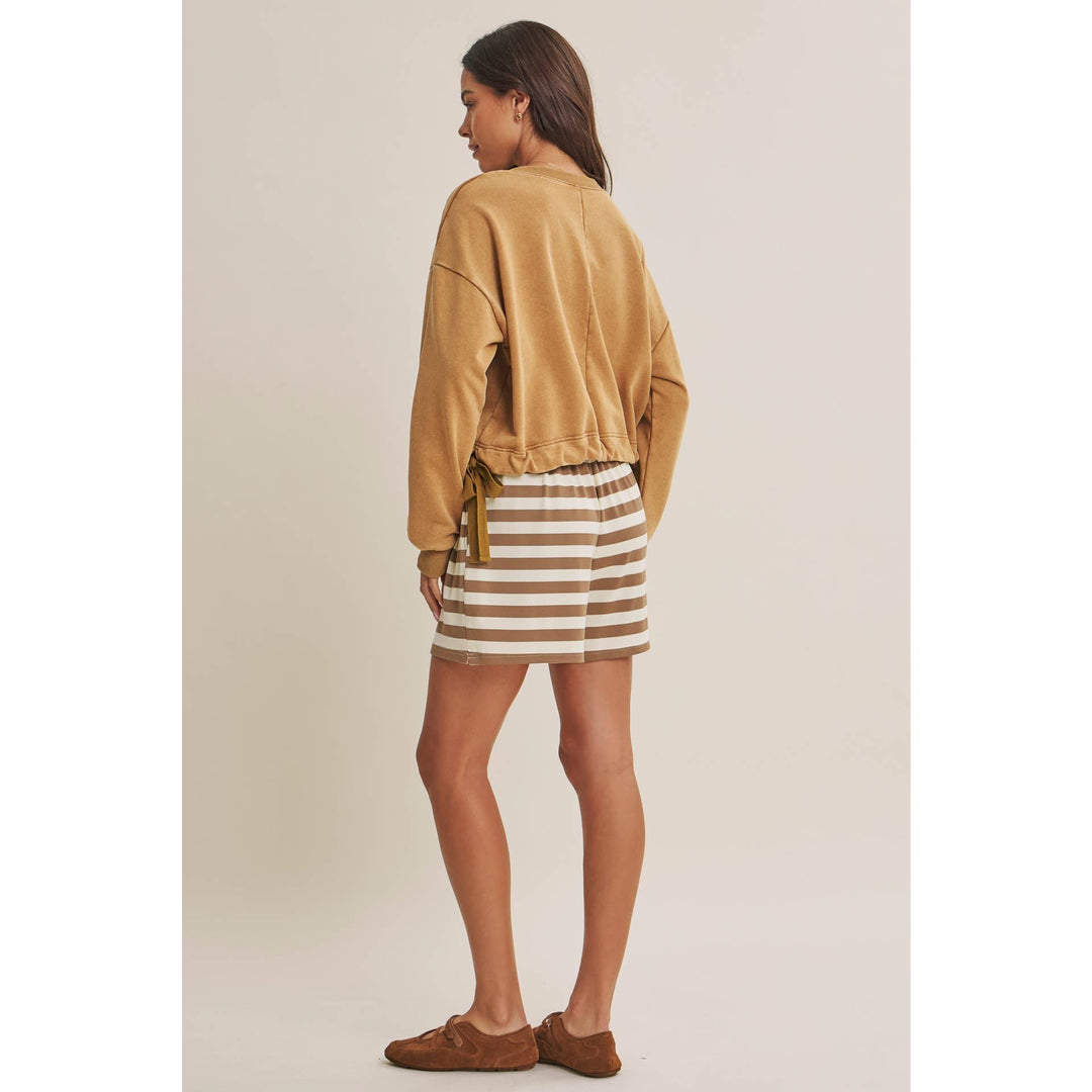 SOFT FADED MINERAL-WASHED SWEATSHIRT WITH CINCHED WAIST
