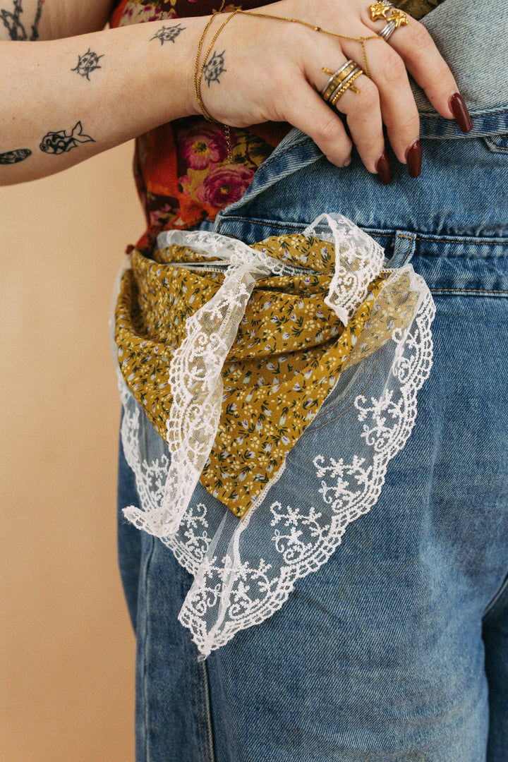 Little Bit of Lace Scarf - Yellow