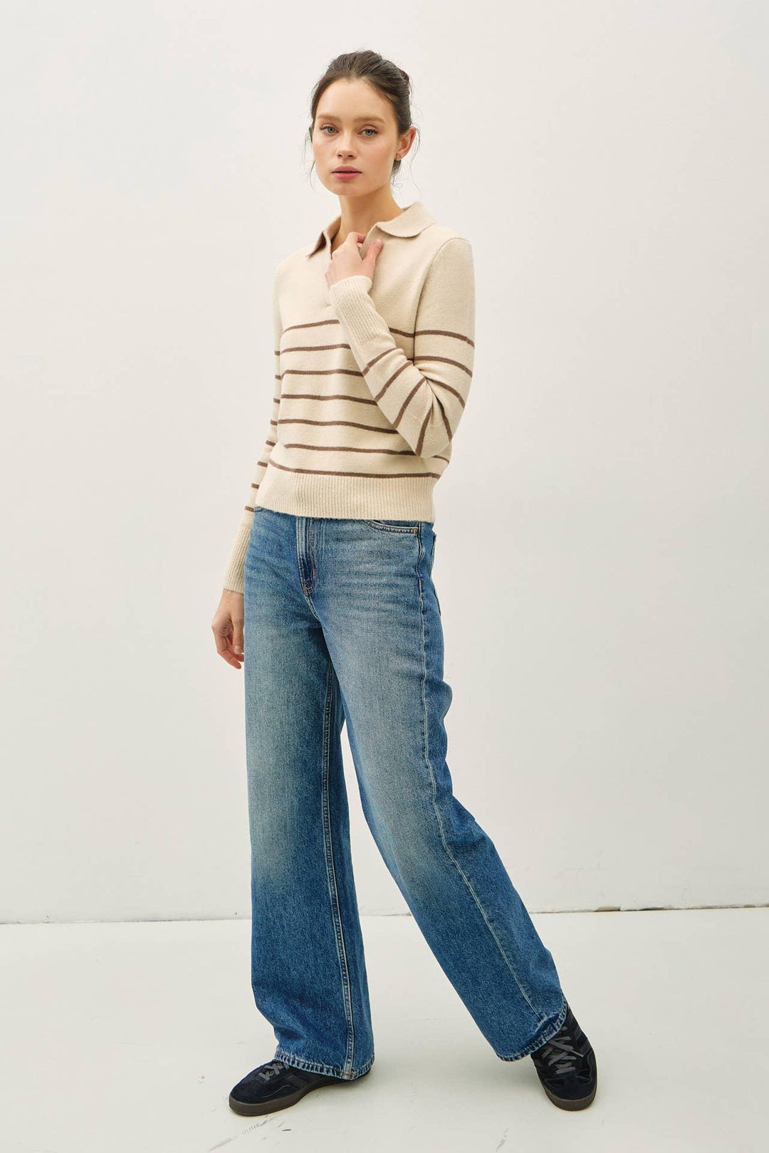 COLLARED V-NECK SWEATER WITH STRIPE