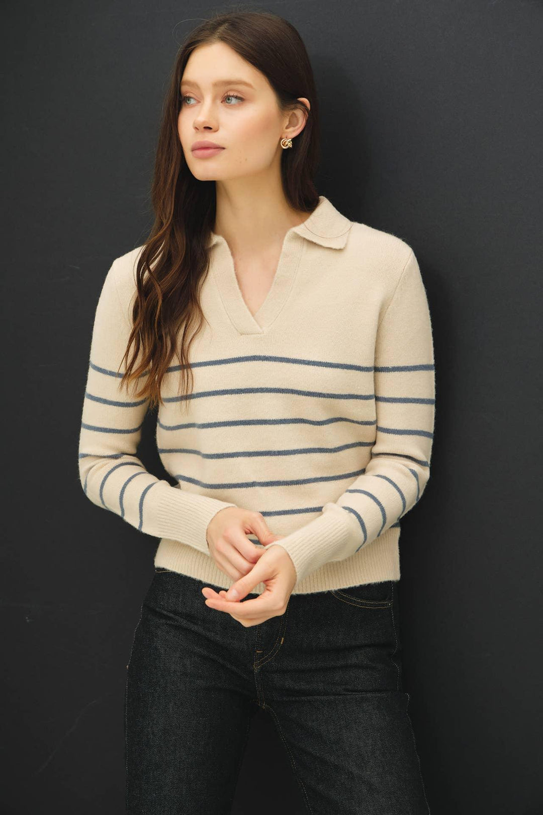 COLLARED V-NECK SWEATER WITH STRIPE