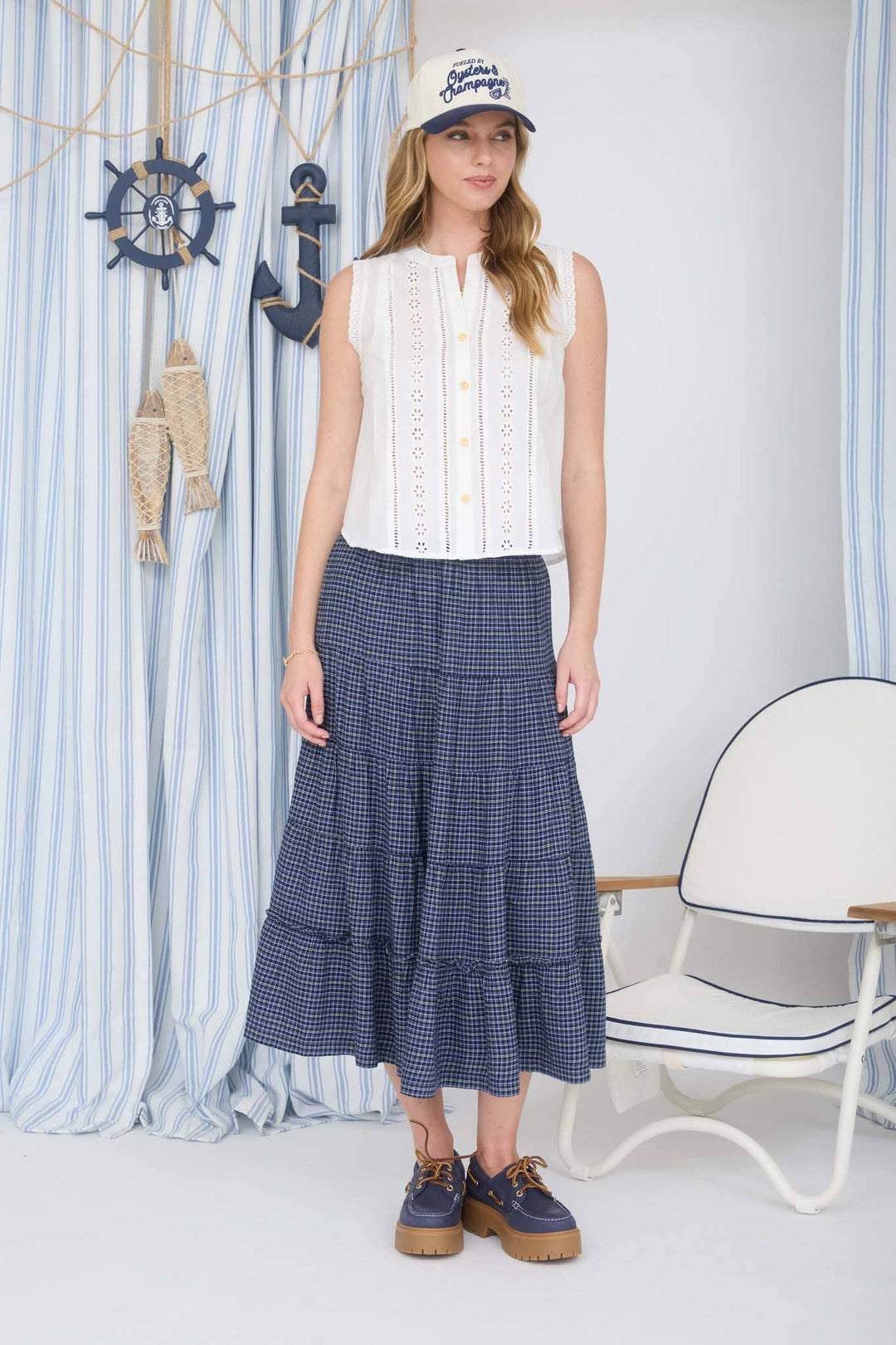 LACE DETAIL SLEEVELESS BUTTON DOWN TOP