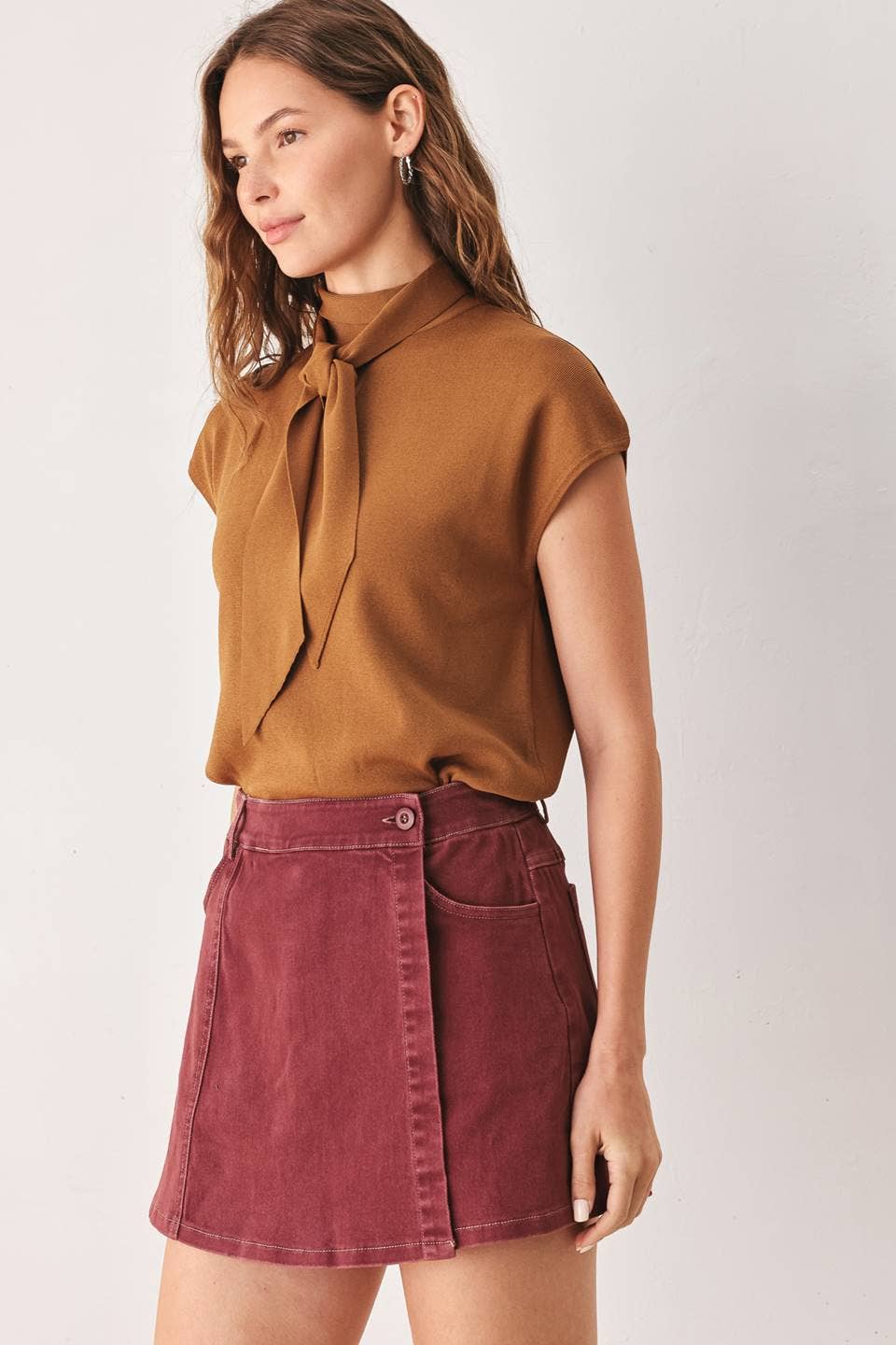solid woven skort