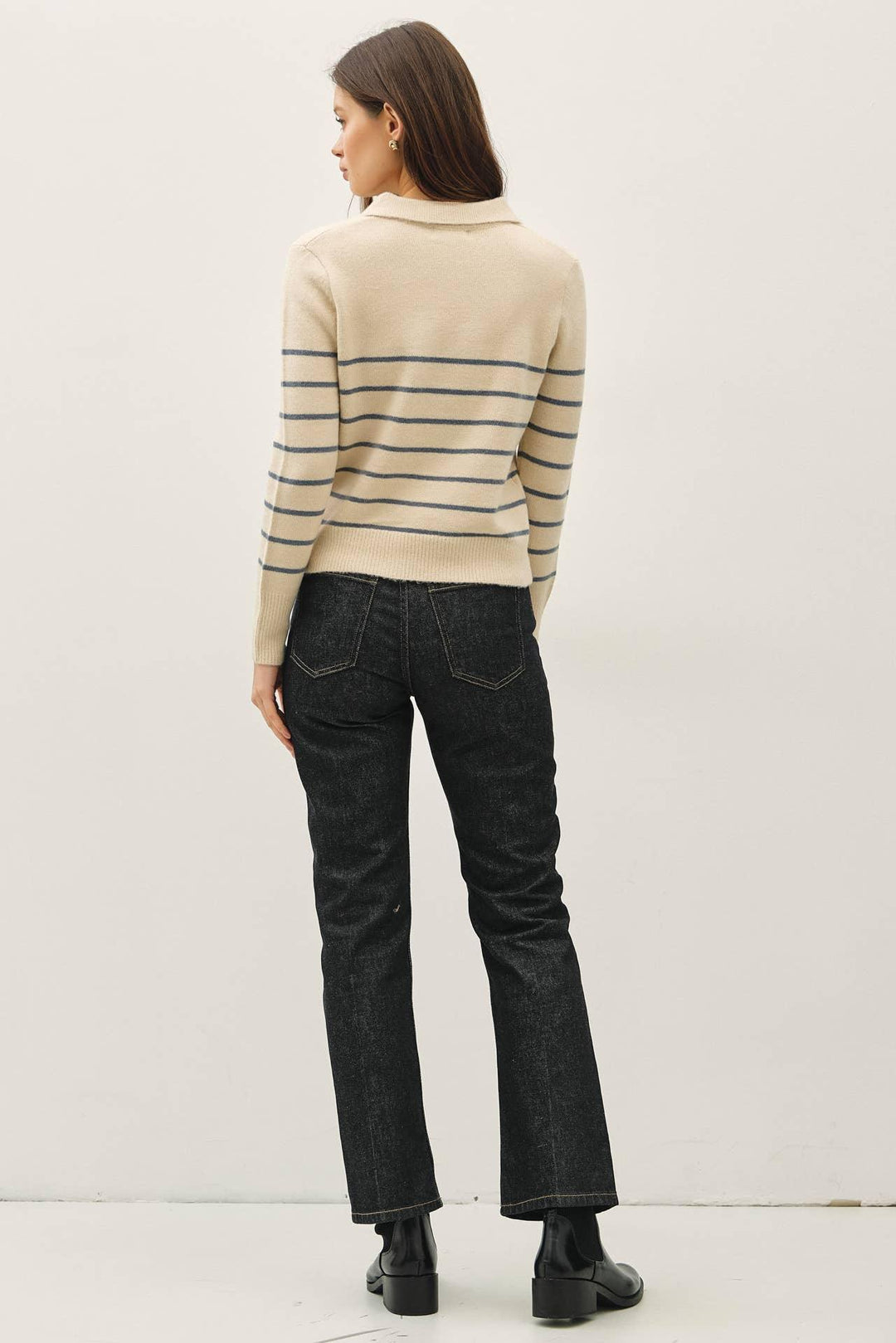 COLLARED V-NECK SWEATER WITH STRIPE