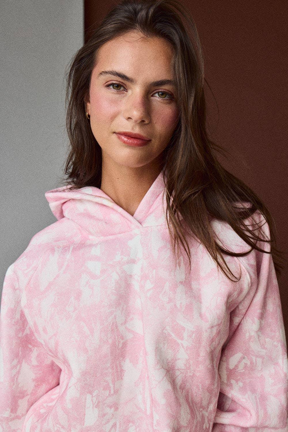 CAMO CROPPED HOODIE TOP