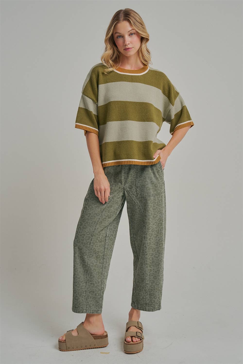 MID RISE CASUAL FIT VINTAGE LEOPARD PANTS