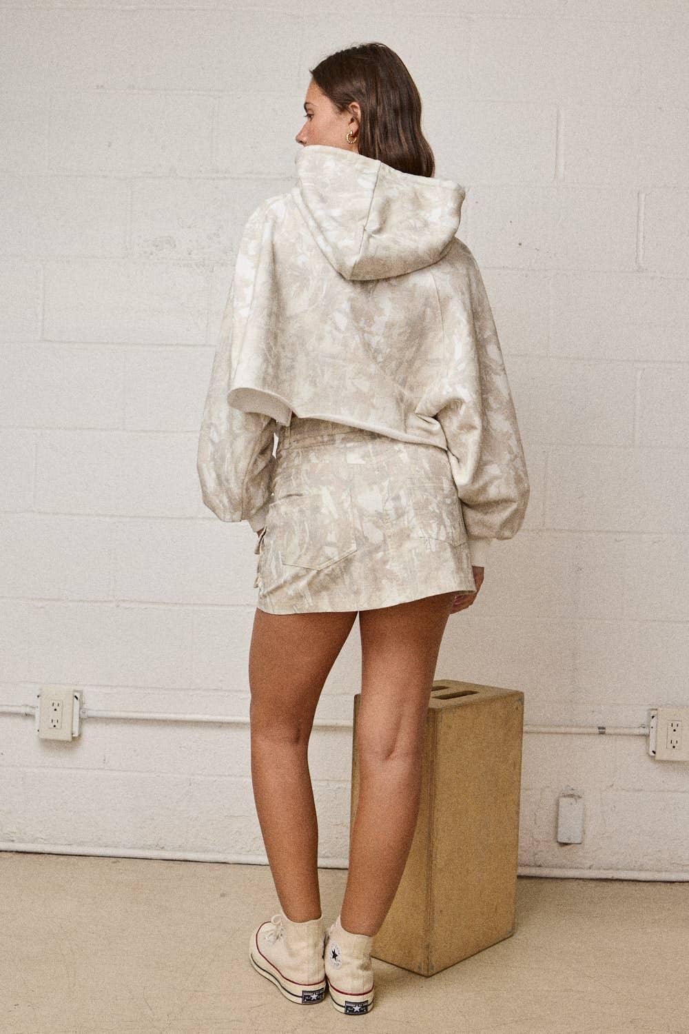 CAMO CROPPED HOODIE TOP