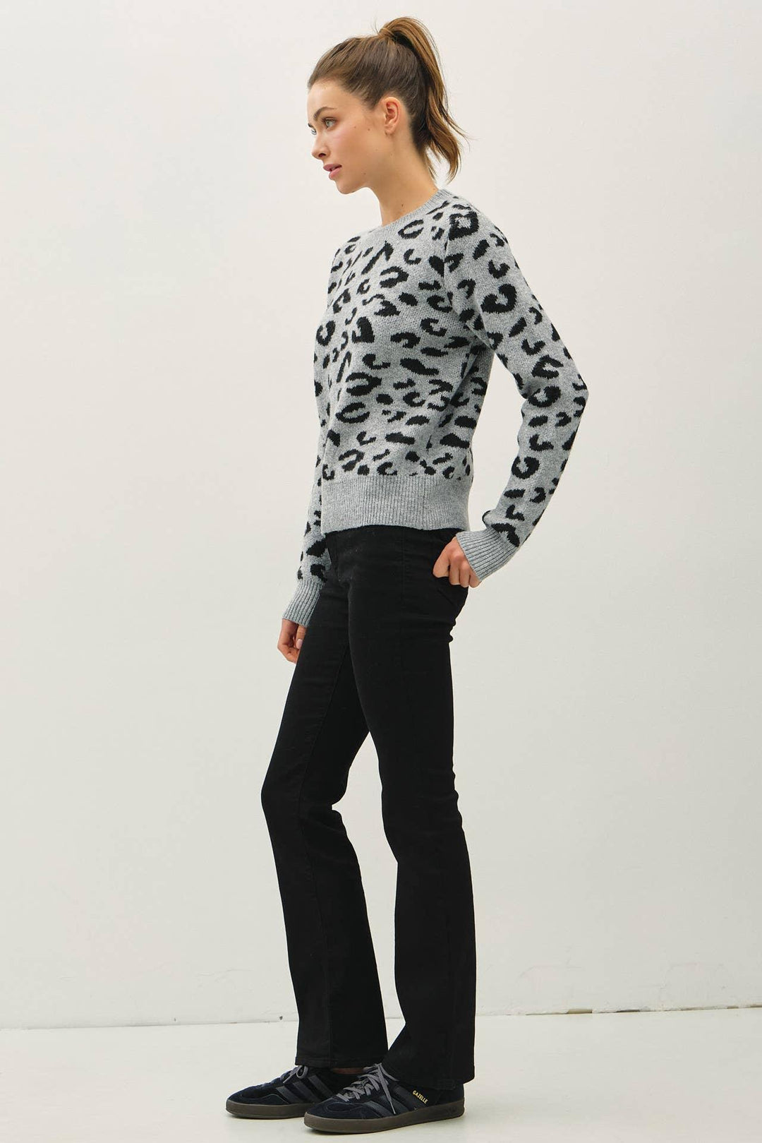 LEOPARD JACUARD CREWNECK SWEATER