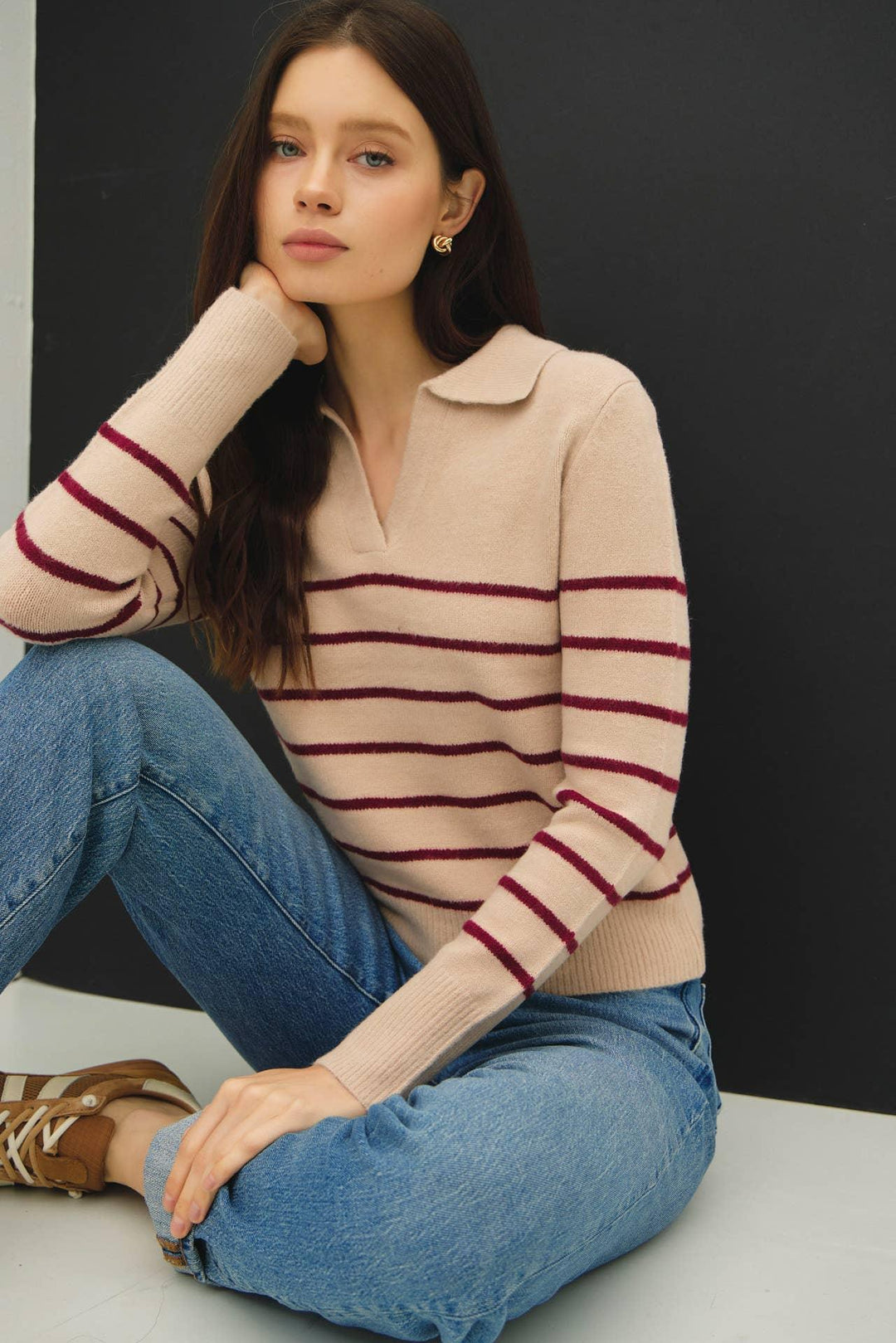 COLLARED V-NECK SWEATER WITH STRIPE