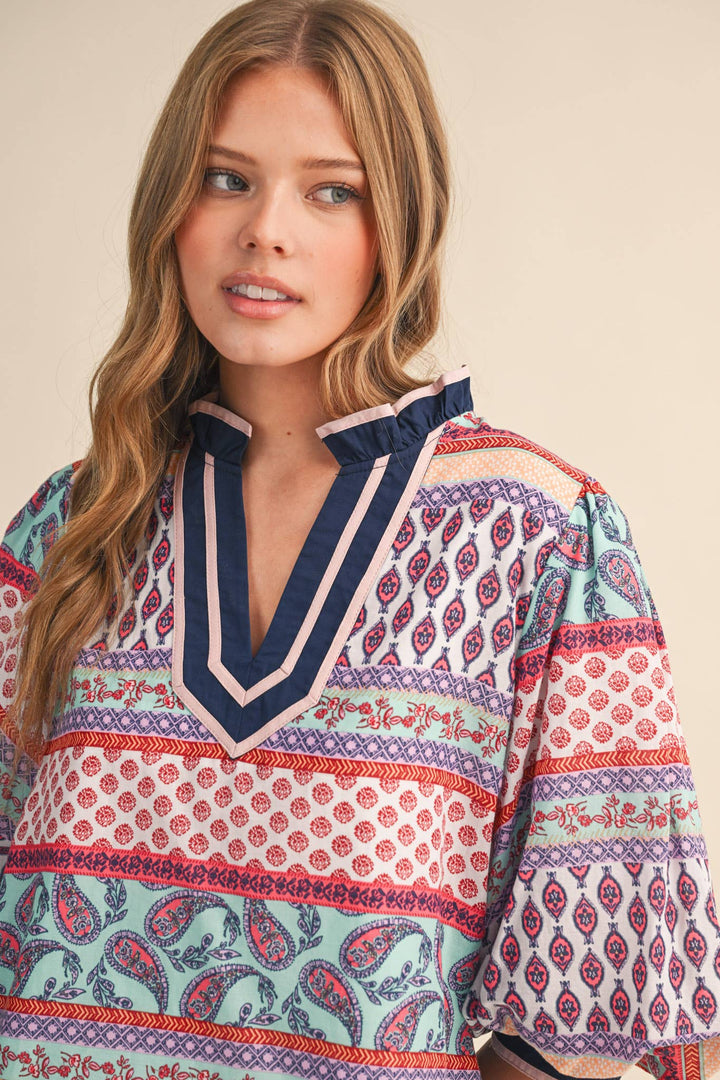 BUBBLE SLEEVE V NECK TOP