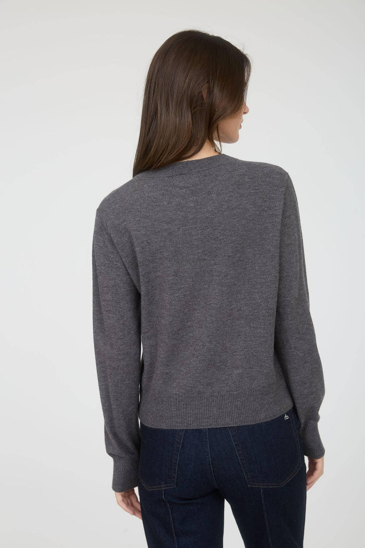 Women's Sweaters - V NECK LONG SLEEVE SOLID KNIT PULLOVER SWEATER - GREY - Cultured Cloths Apparel