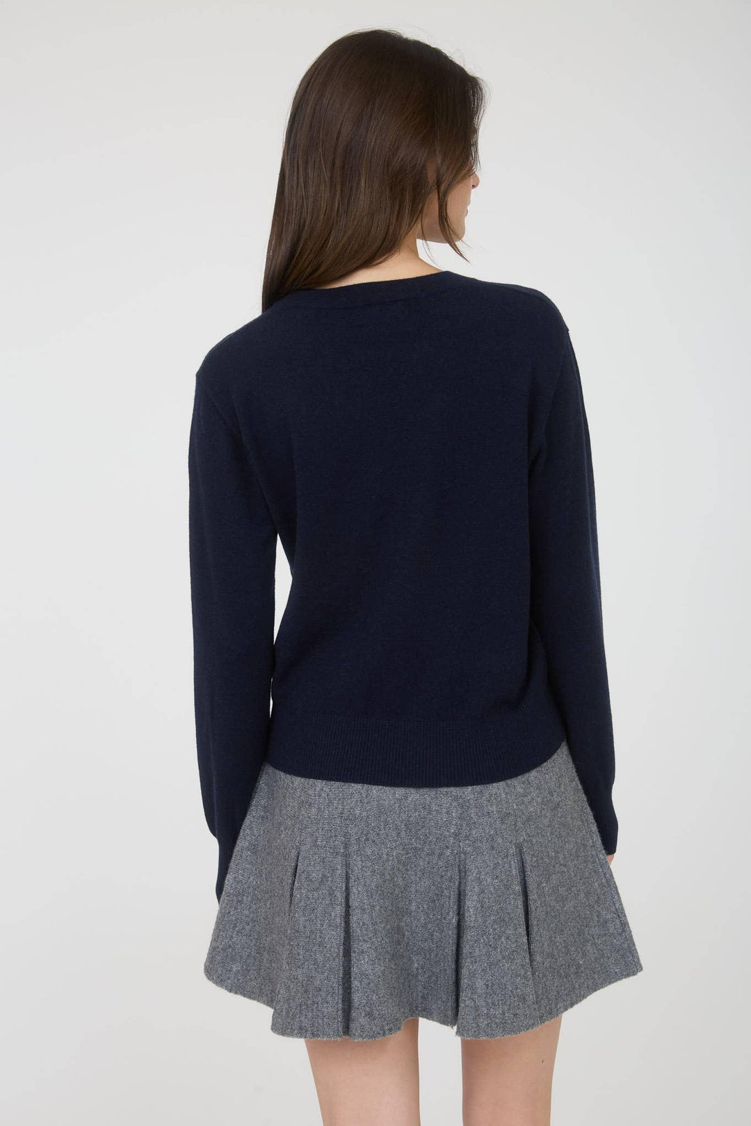 Women's Sweaters - V NECK LONG SLEEVE SOLID KNIT PULLOVER SWEATER - - Cultured Cloths Apparel