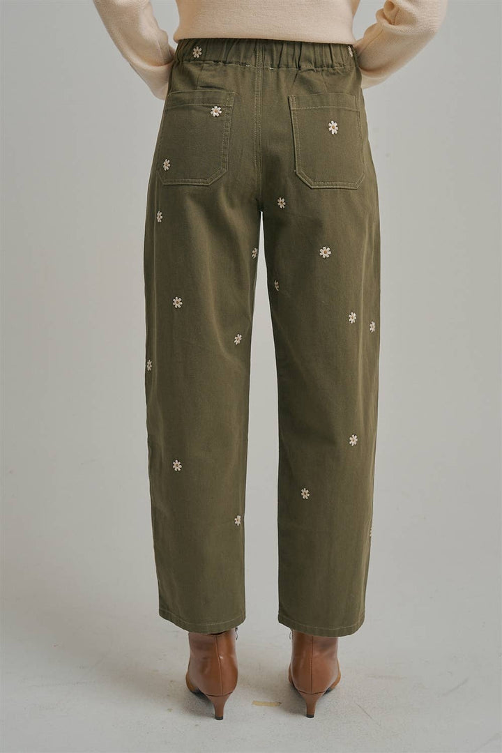 FLORAL EMBROIDERED BARREL SHAPED RELAXED PANTS