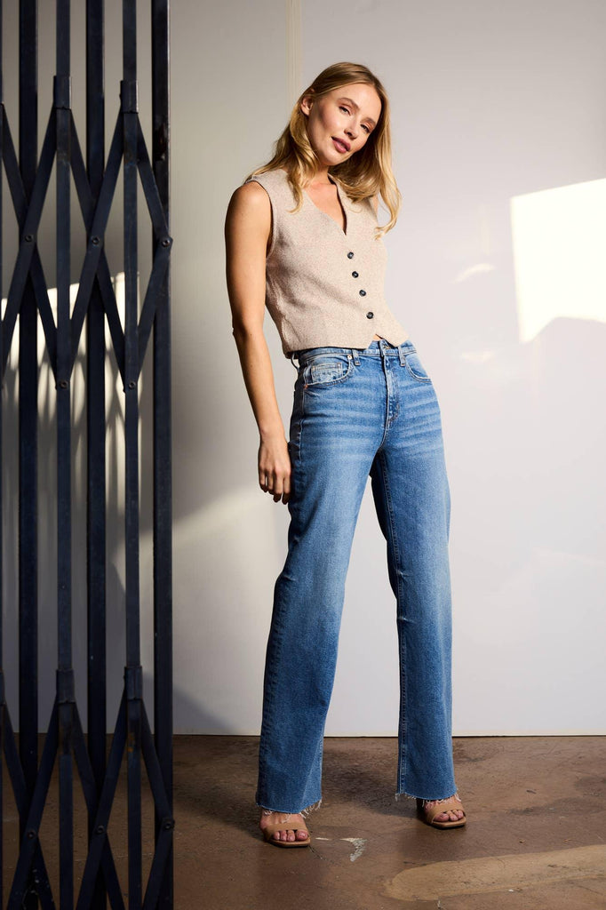 MID RISE WIDE STRAIGHT JEANS WITH SCISSOR CUT HEM – Cultured