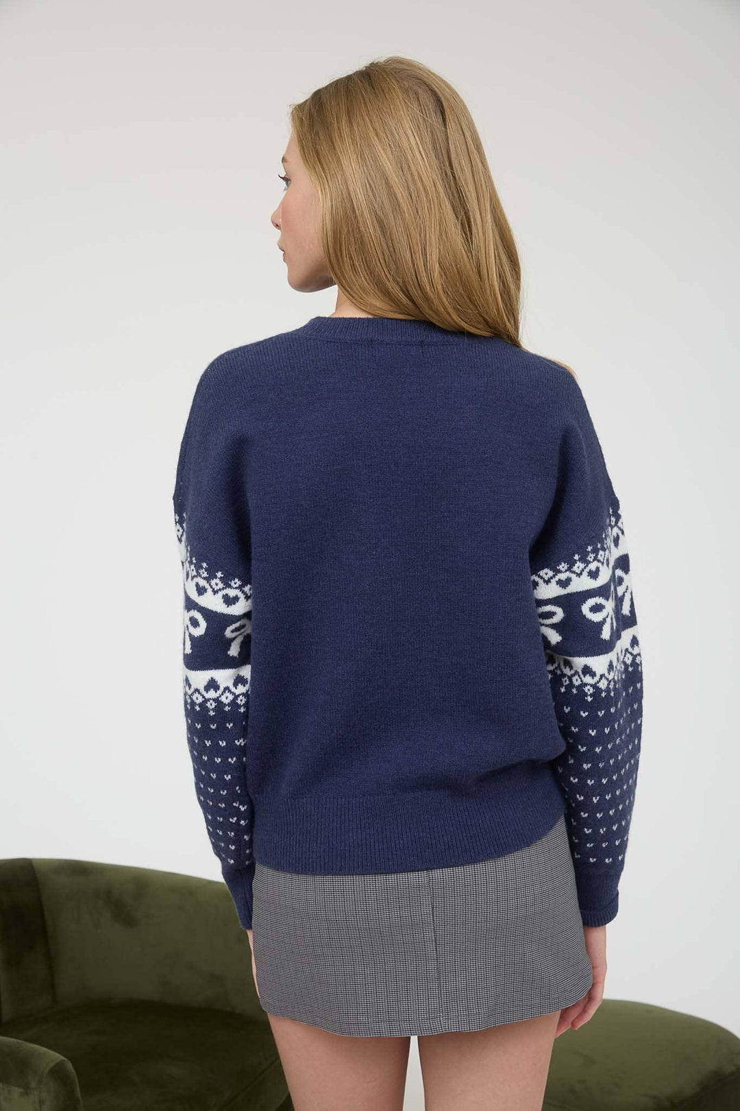 BOW AND HEART JACQUARD KNIT PULLOVER SWEATER