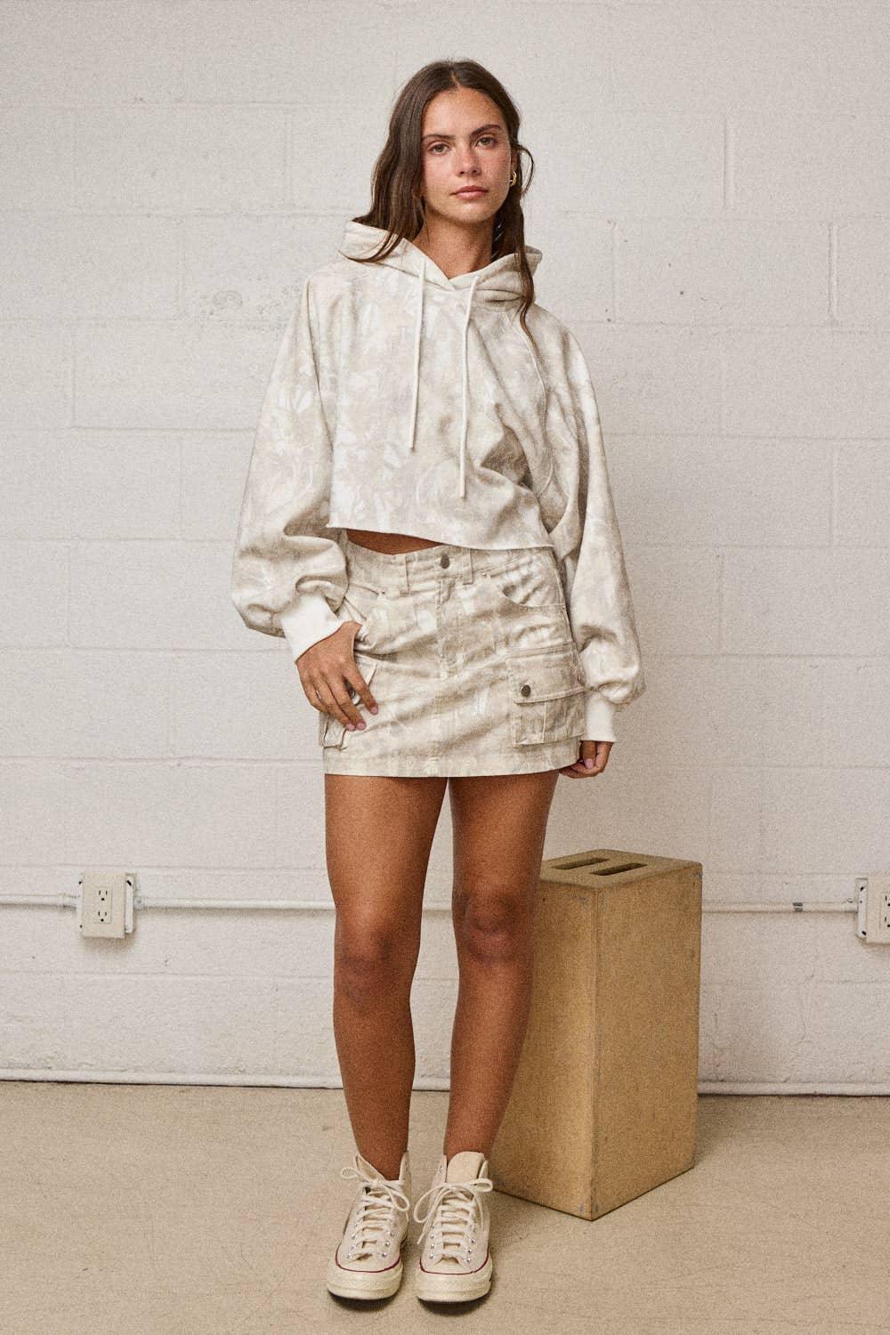 CAMO CROPPED HOODIE TOP