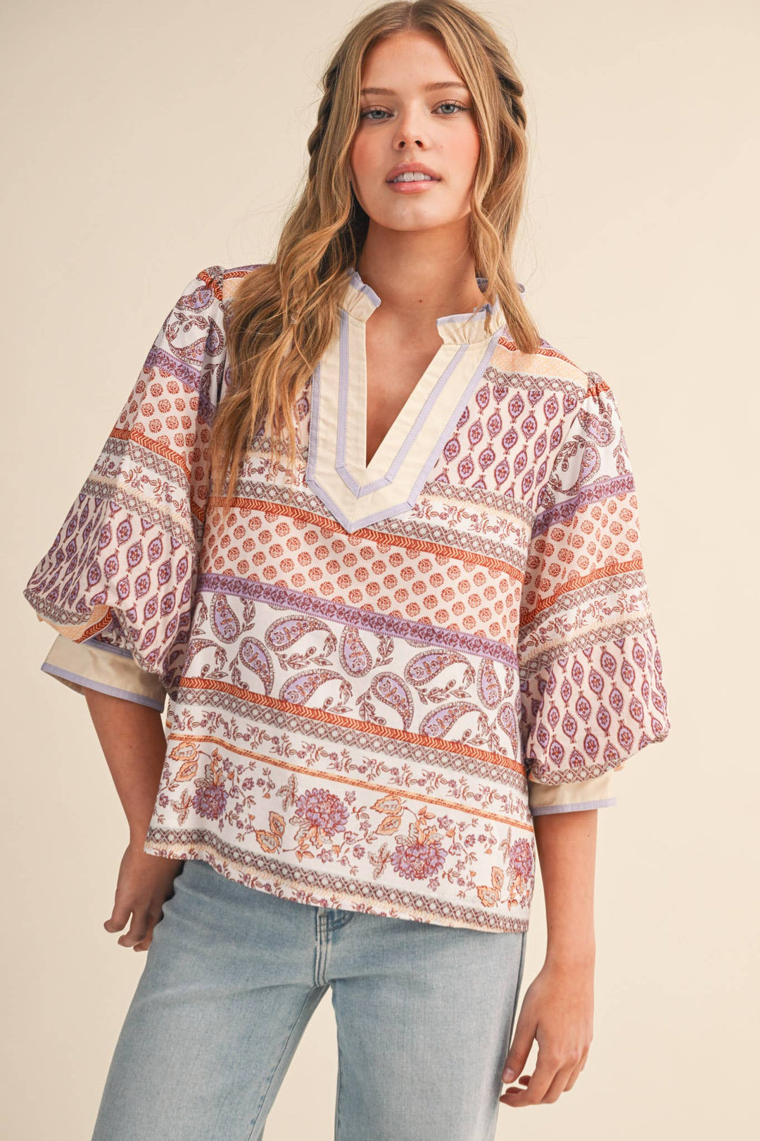 BUBBLE SLEEVE V NECK TOP