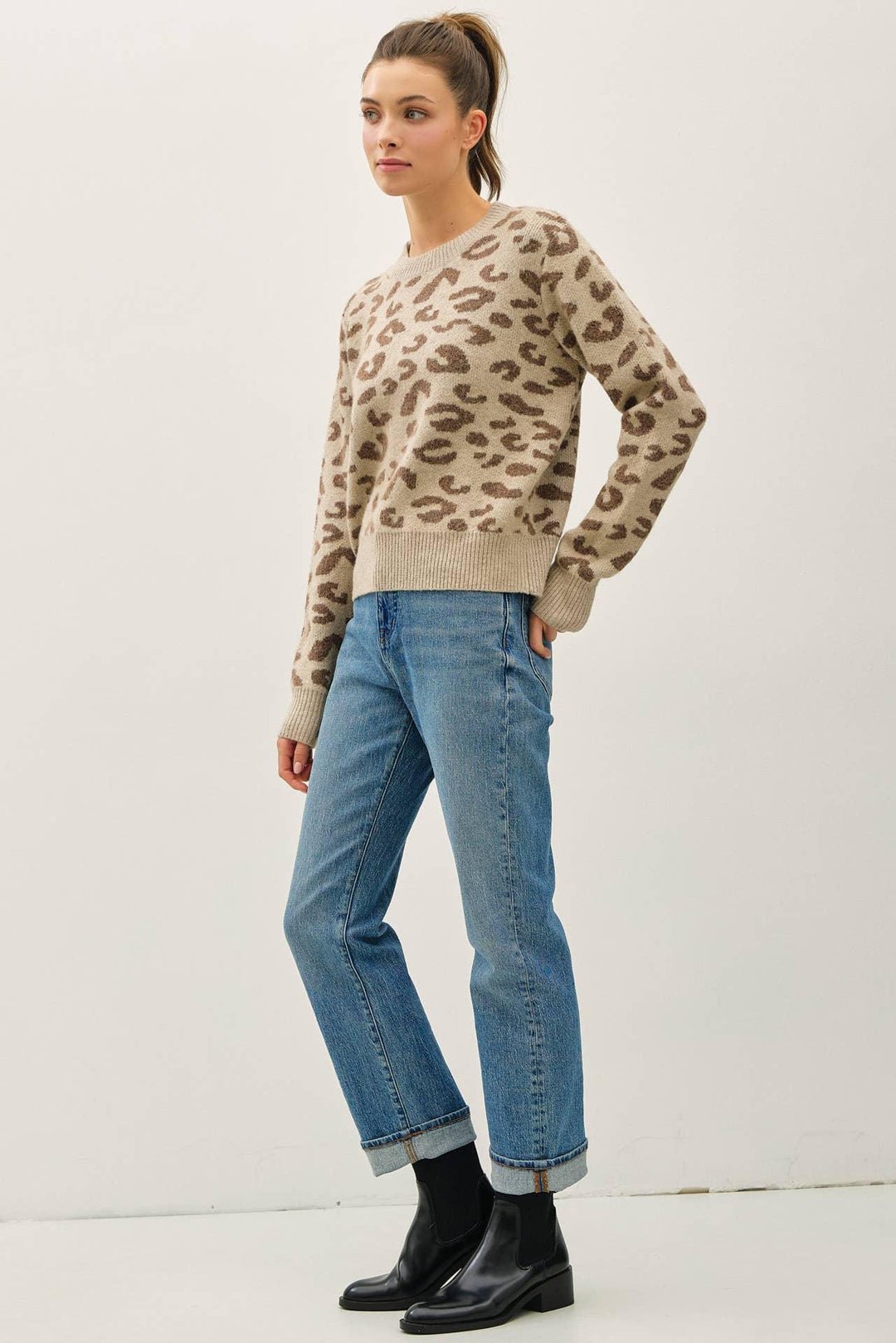 LEOPARD JACUARD CREWNECK SWEATER