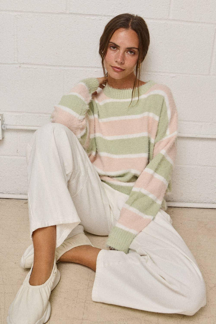 FUZZY KNIT SWEATER TOP