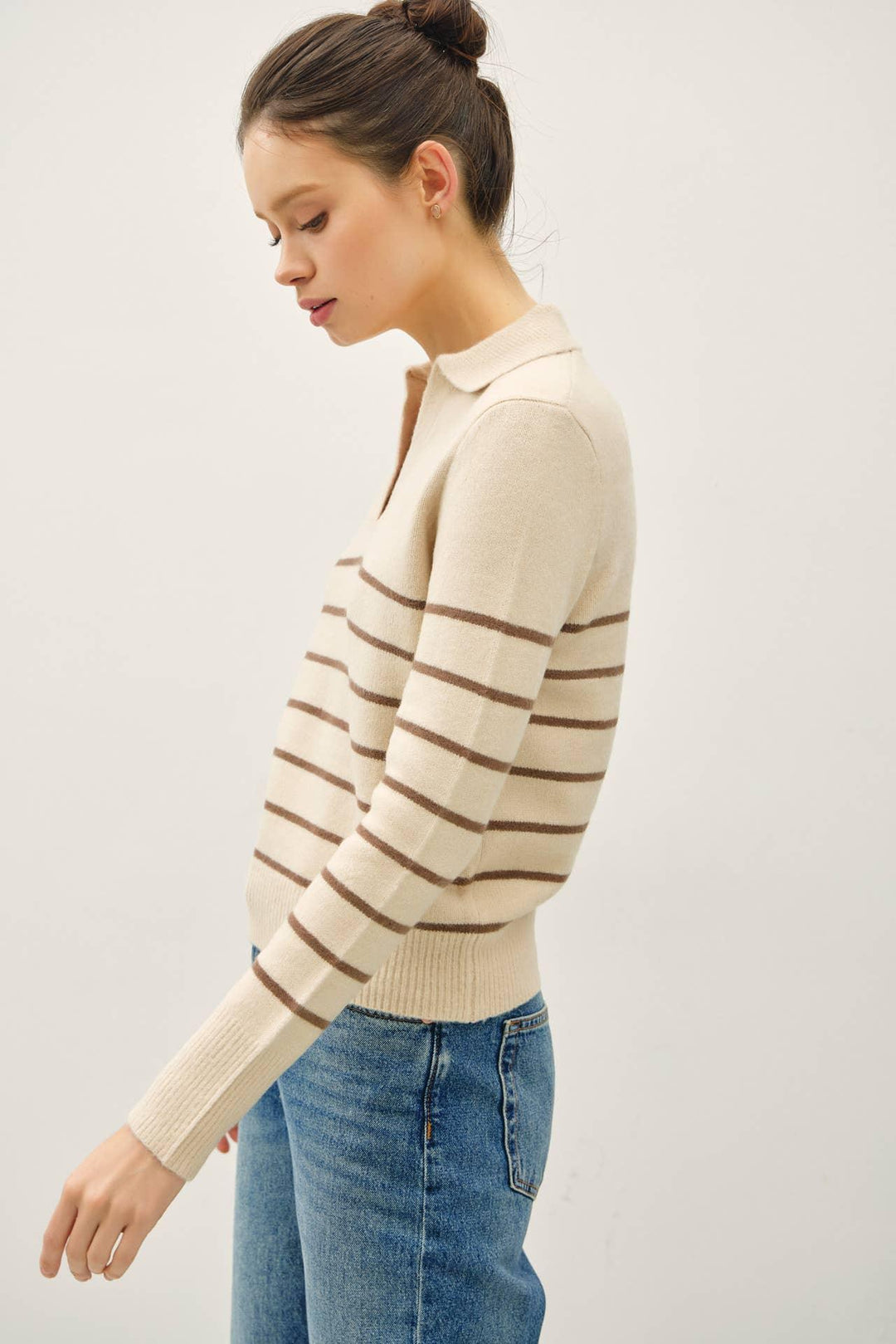 COLLARED V-NECK SWEATER WITH STRIPE
