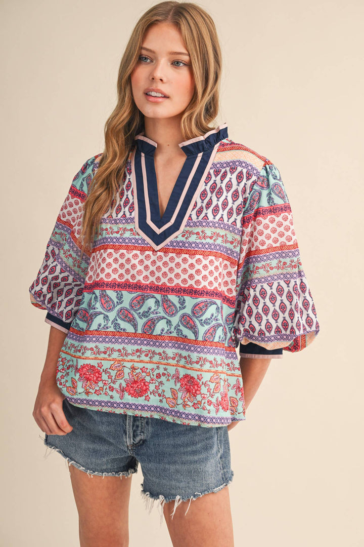 BUBBLE SLEEVE V NECK TOP