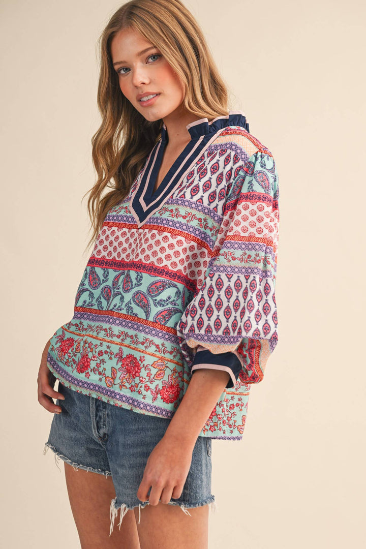 BUBBLE SLEEVE V NECK TOP