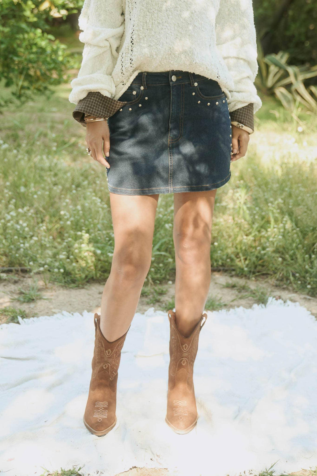 STUD DETAIL DENIM MINI SKIRT