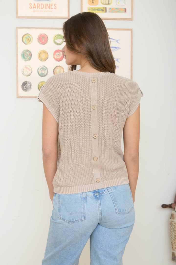 ACID WASHED TAB SLEEVE BACK BUTTON KNIT TOP: CHARCOAL