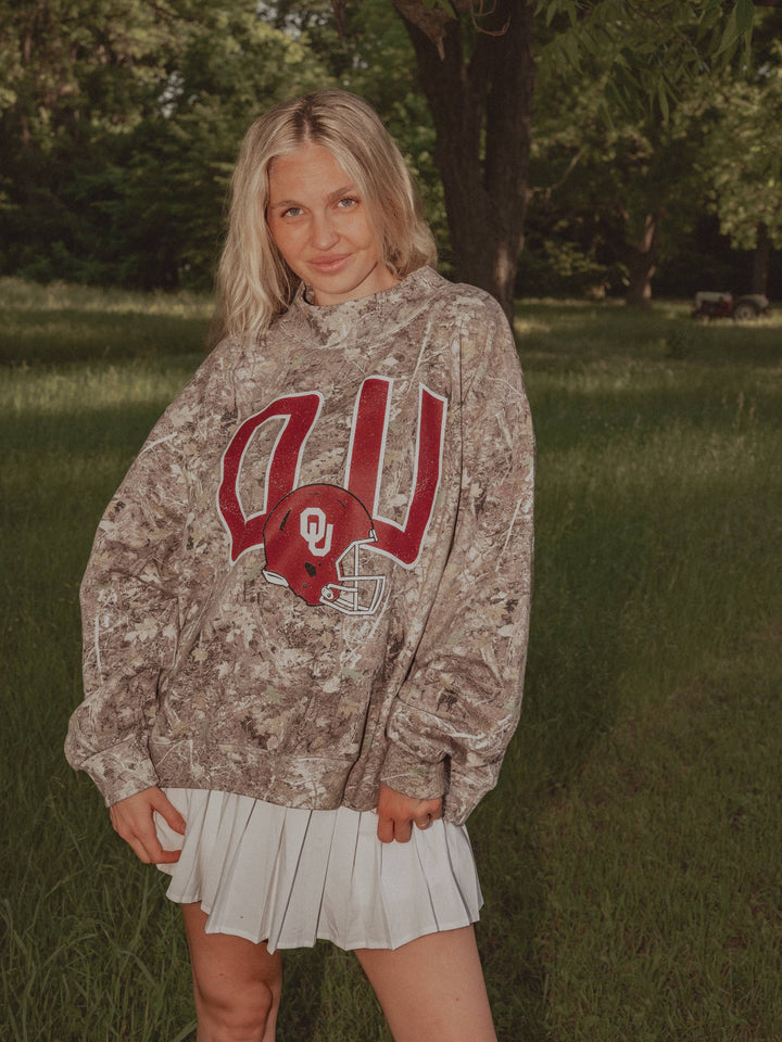 OU Sooners Helmet Fade Camo Wknd Mock Neck Sweatshirt