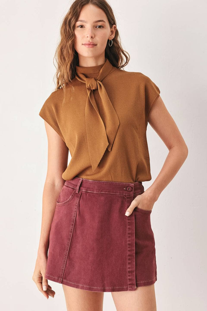 solid woven skort
