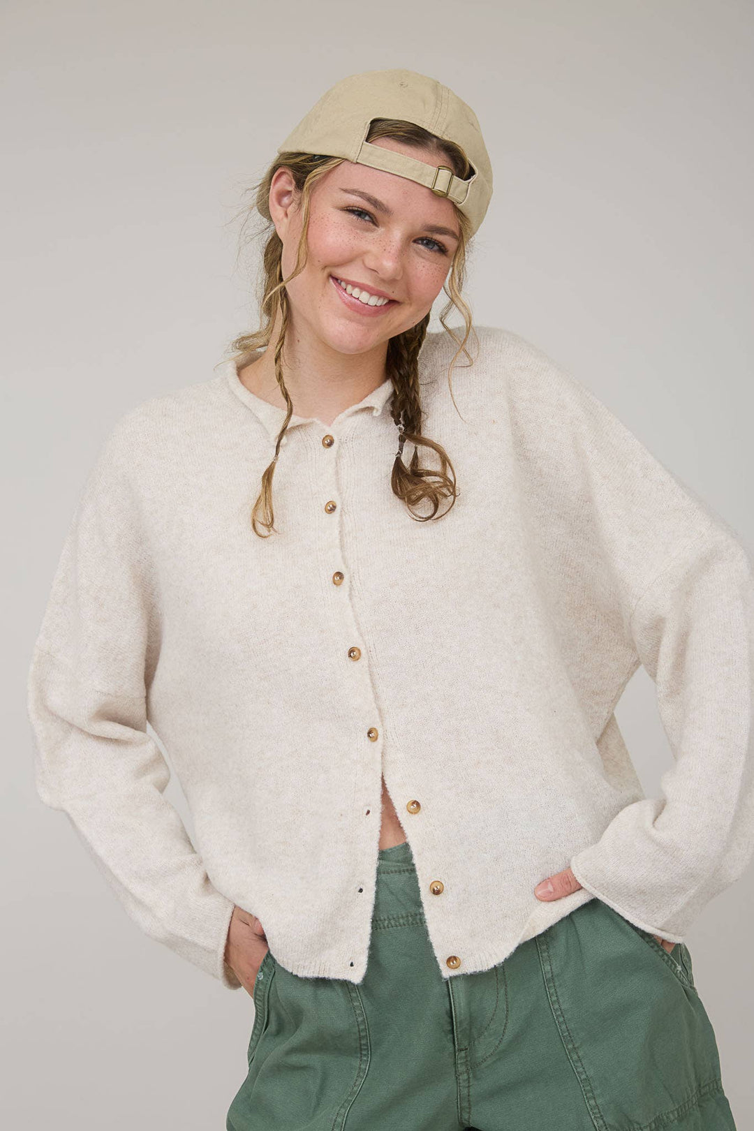 LIGHTWEIGHT BUTTON DOWN KNIT CARDIGAN