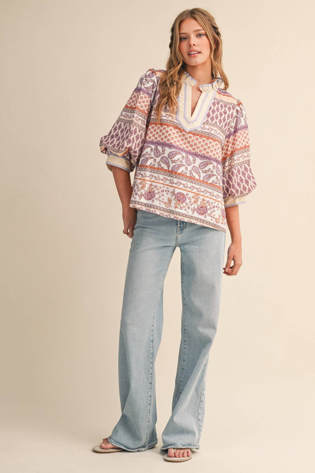 BUBBLE SLEEVE V NECK TOP