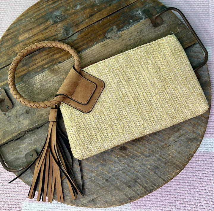 - Cheyenne Straw Wristlet/Clutch With Tassel - - Cultured Cloths Apparel