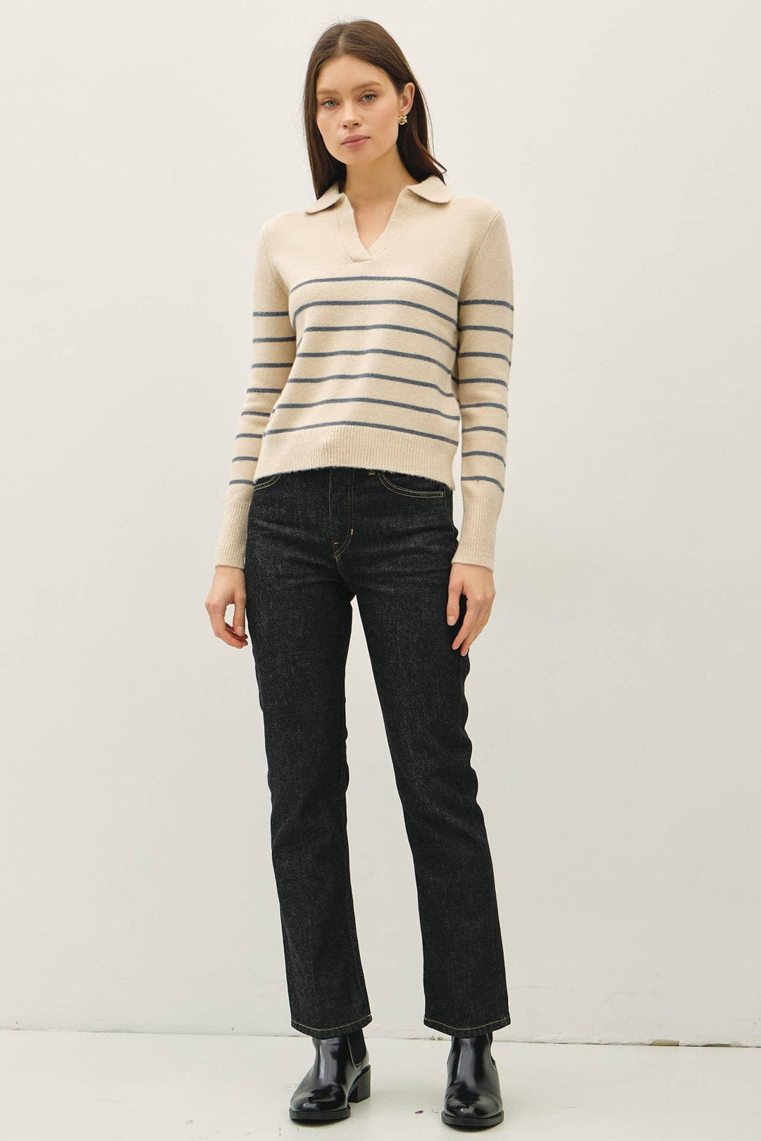 COLLARED V-NECK SWEATER WITH STRIPE