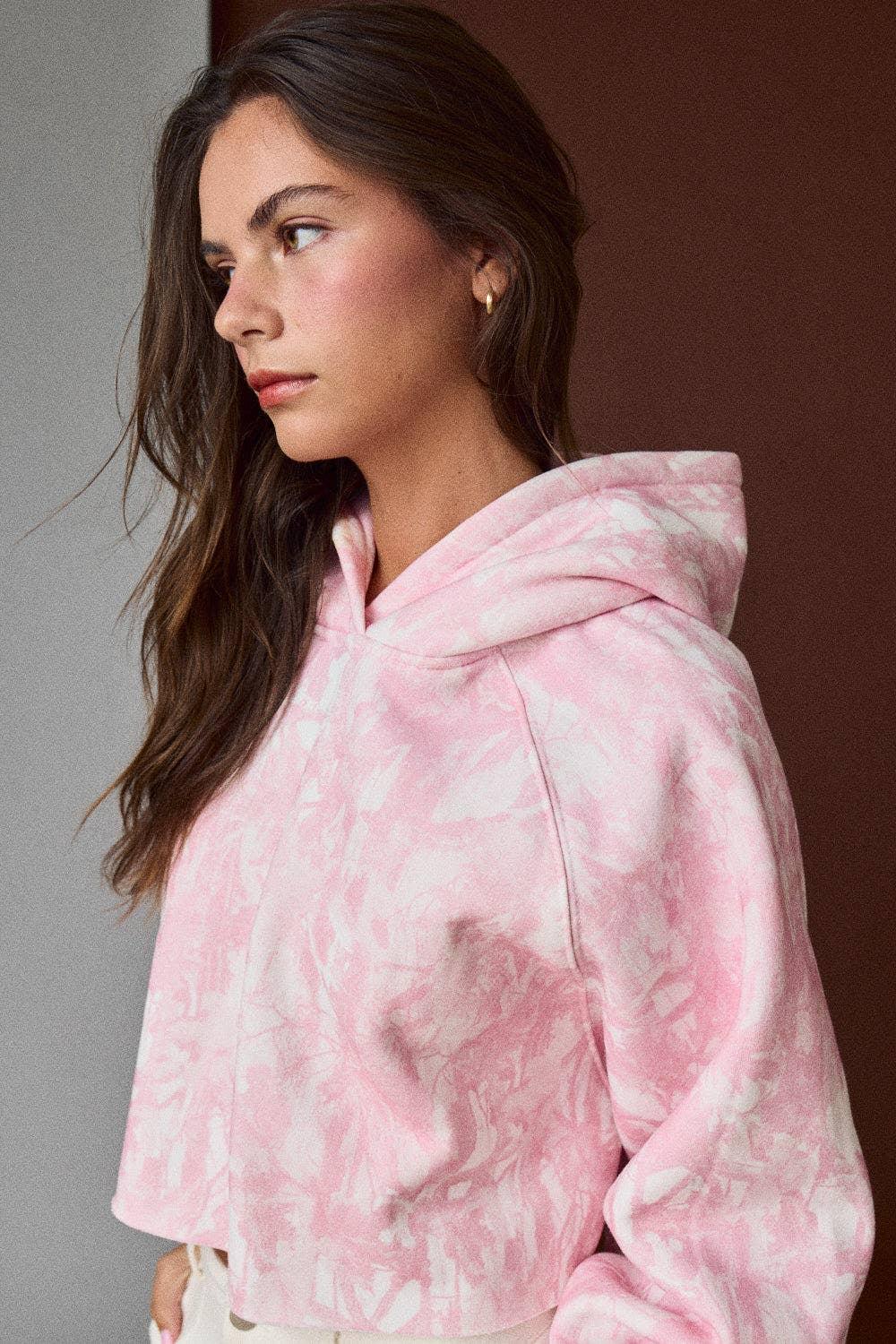 CAMO CROPPED HOODIE TOP