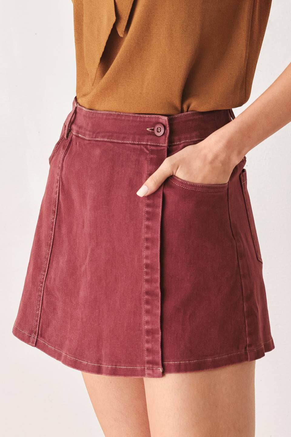 solid woven skort