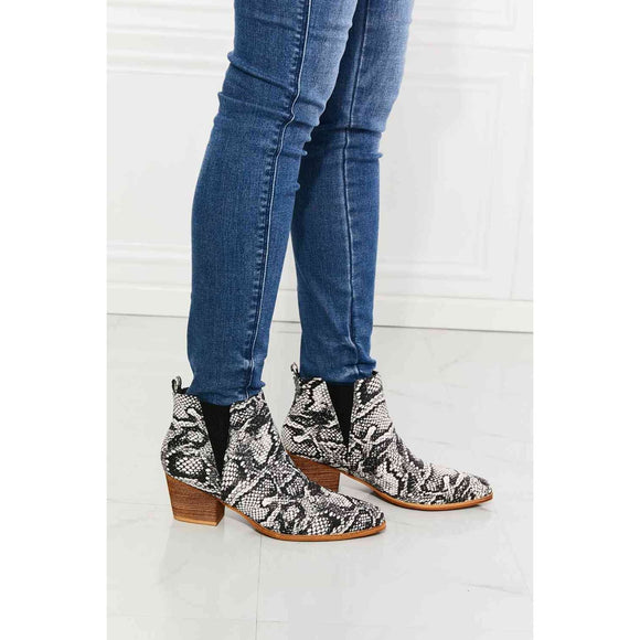 Shoes - MMShoes Back At It Point Toe Bootie in Snakeskin - Snakeskin - Cultured Cloths Apparel
